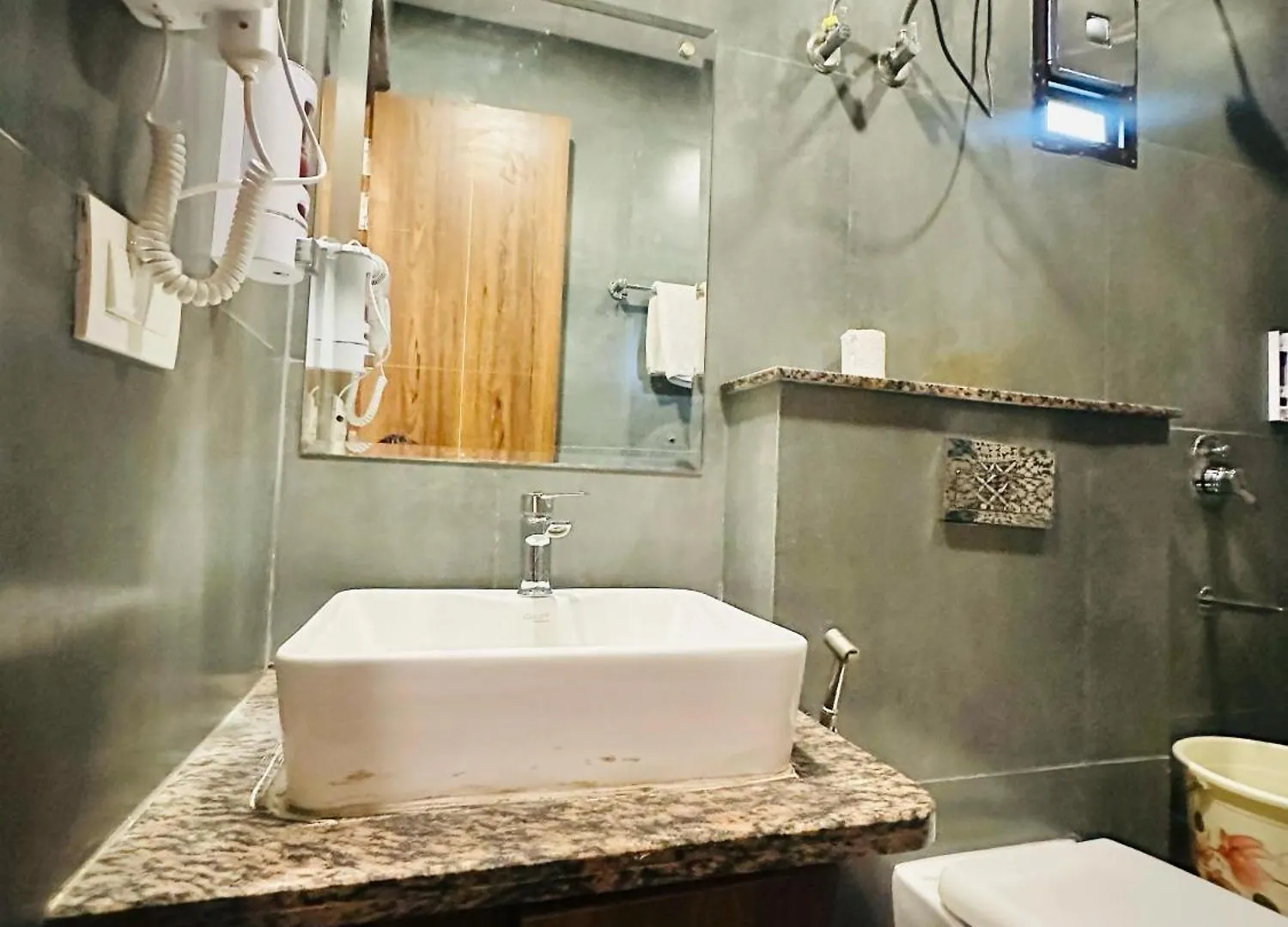 Hotel Rosewood Suites Near Delhi Airport New Delhi